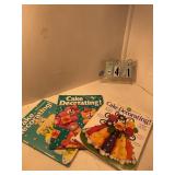 3 cake decorating books