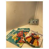 3 cake decorating books