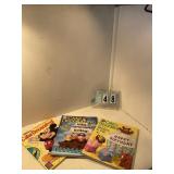 3 cake decorating books