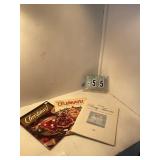 3 cake decorating books