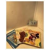 3 cake decorating books