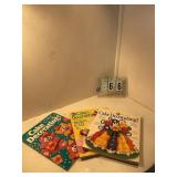 3 cake decorating books