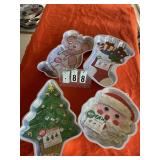 4 Christmas cake pans