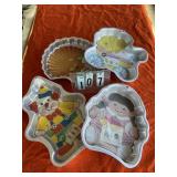 4 assorted cake pans