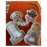 4 assorted cake pans