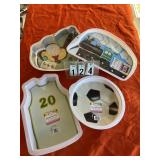 4 assorted sports themed pans