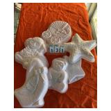6 assorted plastic baking forms
