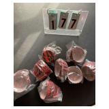 8 pkgs of 25 cupcake liners
