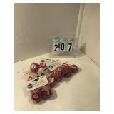 7 pkgs of 25 cupcake liners