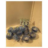 13 pkgs of 25 baking cups