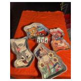 4 assorted cake pans