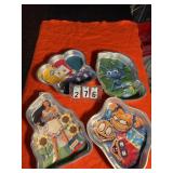 4 assorted cake pans