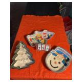 3 assorted cake baking pans