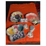 6 assorted cake baking pans