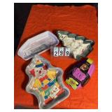 4 assorted cake baking pans