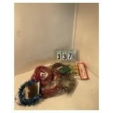 6 assorted bunches of garland