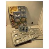 4 assorted cake baking pans