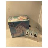 Wilton stand up house cake pan