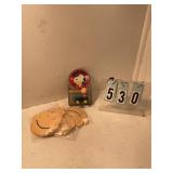 Vintage 4 Charlie Brown cake faces and figurine