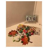 Assorted decorating items