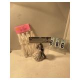 Pretty tapers and wedding couple