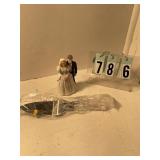 Cake cutting set and bride and groom