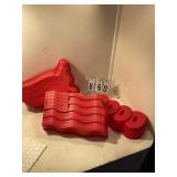 3 assorted jello molds