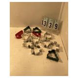 2 Christmas cookie cutters