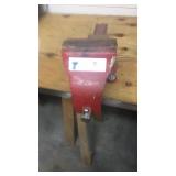 6 inch bench viceIt not mounted to a bench