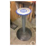 1stand with swivel on top