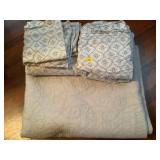 Queen Size Comforter and Sheets