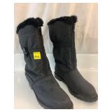 Womens Snow Boots 8 Medium