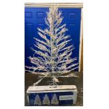 6.5' Color Changing White Berry Tree