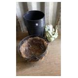 4 Plastic Flowerpots, Hanging Basket & Yard Art
