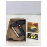 Stanley Stapler & Staples