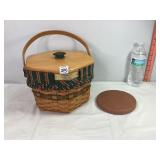Longaberger 1997 Snowflake Basket & Breadwarmer