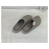Old Navy Slip On Shoes Sz 7