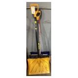 4 Snow Shovels