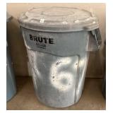 Rubbermaid Brute 44 Gal Trashcan