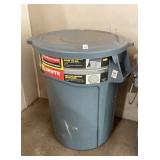 Rubbermaid Brute 44 Gal Trashcan
