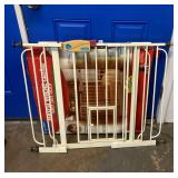 Carlson Gate w/Pet Door
