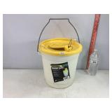 Frabill Minnow Bucket