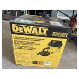 DeWalt 8 gallon shop vac