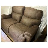 La-Z-Boy Trouper Love Seat Reclining E153775