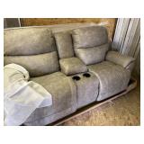 La-Z-Boy Trouper Love Seat w/ Console Recliner E15