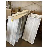 Fluorescent light fixtures