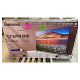 SAMSUNG 82' 7 SERIES TU700D 4K SMART TV SAMSUNG 82' 7 SERIES TU700D 4K SMART TV