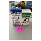 2 PUMP SPRAYERS IN BOX 2 PUMP SPRAYERS IN BOX