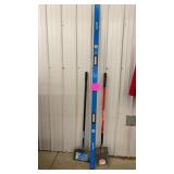 3PC TOOL LOT - SHOVEL, SCRAPER, EMPIRE 96' LEVEL 3PC TOOL LOT - SHOVEL, SCRAPER, EMPIRE 96' LEVEL
