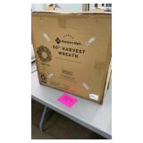 2 30' HARVEST WREATHS IN BOXES 2 30' HARVEST WREATHS IN BOXES